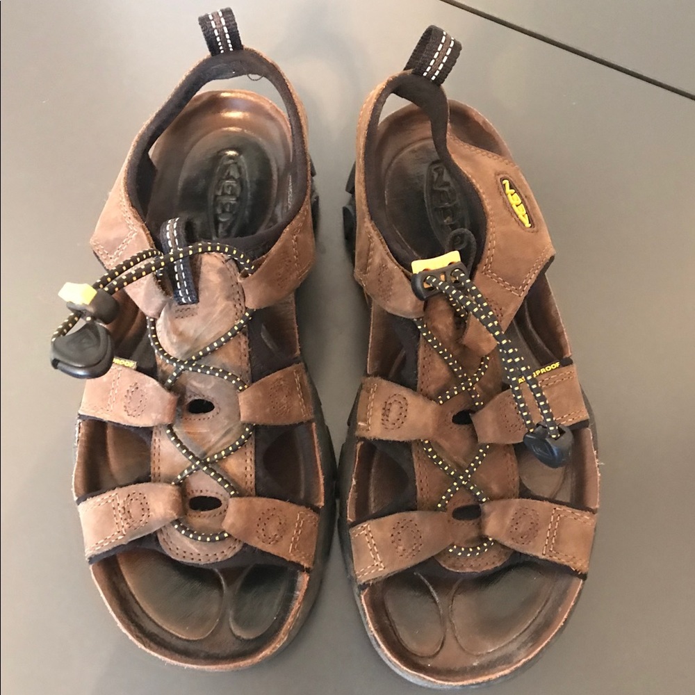 SOLD. EUC: KEEN Women’s Sarasota Bison, Sz7